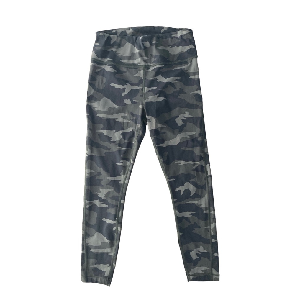 Athleta Ultimate Camo Printed 7/8 Tight Leggings Green‎ Camo Size 7 8 Athletic